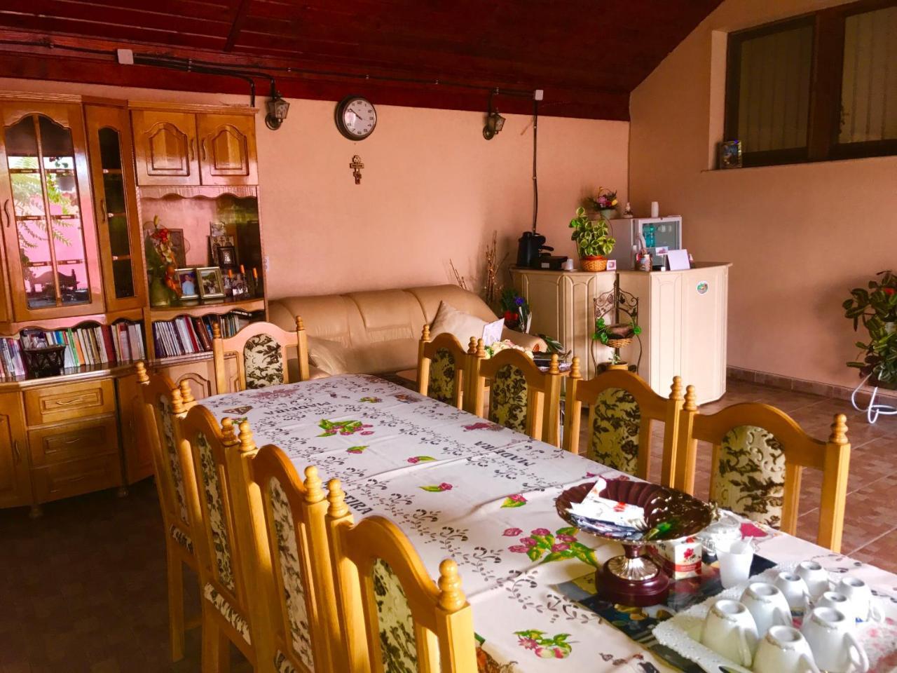 Vila La Izvor Petresti Экстерьер фото